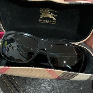 Burberry sun glasses